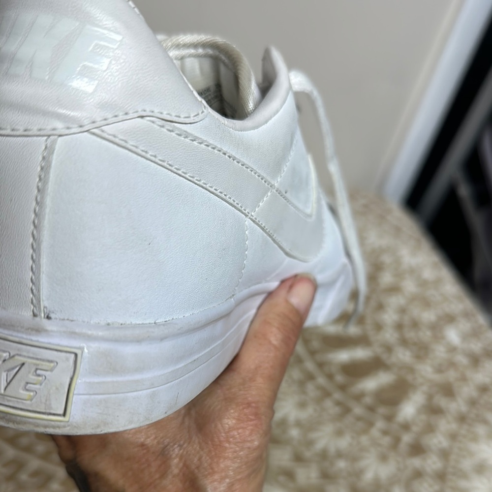 Nike White Athletic Shoes Classic Design - Picture 3 of 15